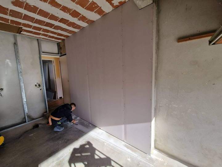 Installation de cloisons en Ariège